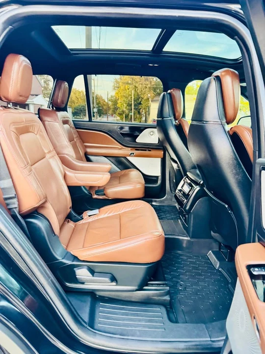 2022 Lincoln Navigator 4th Gen - Image 9 of 13