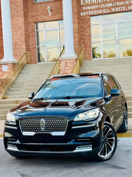 2022 Lincoln Navigator 4th Gen - Image 2 of 13