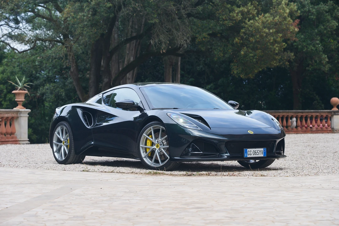 2022 Lotus Emira - Image 12 of 31