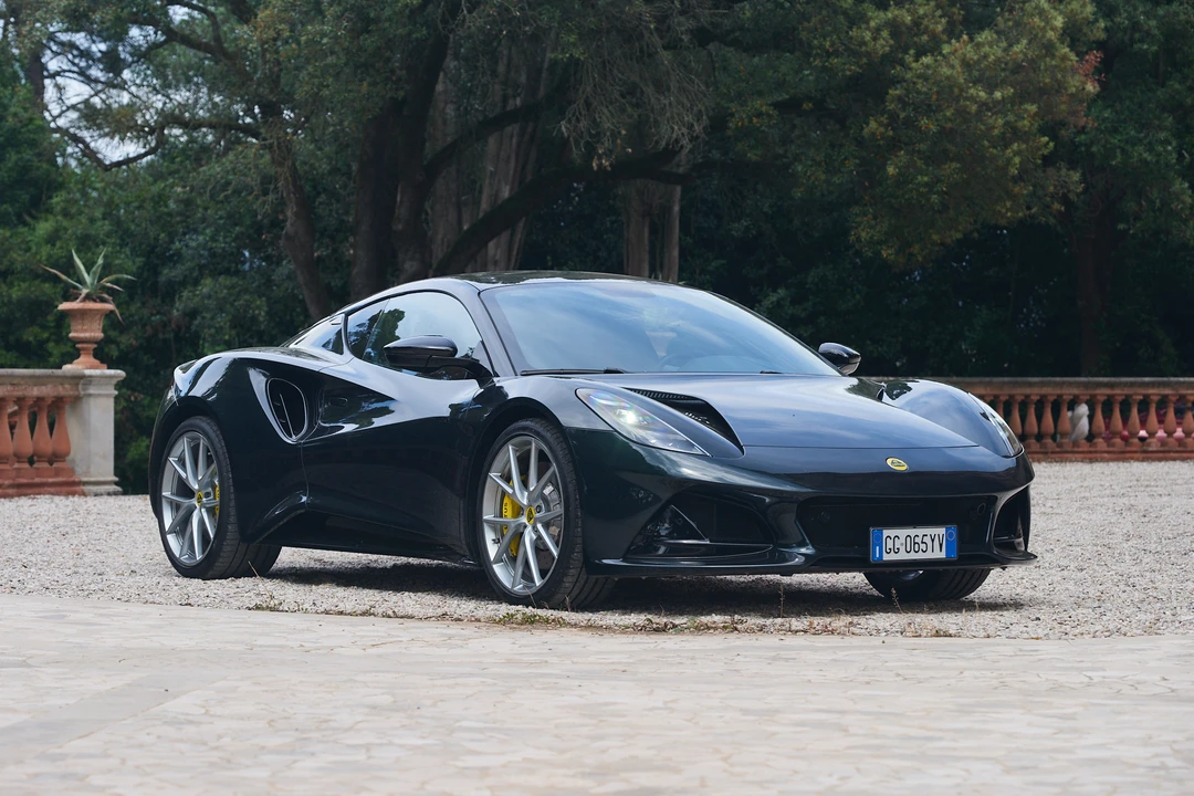 2022 Lotus Emira - Image 13 of 31