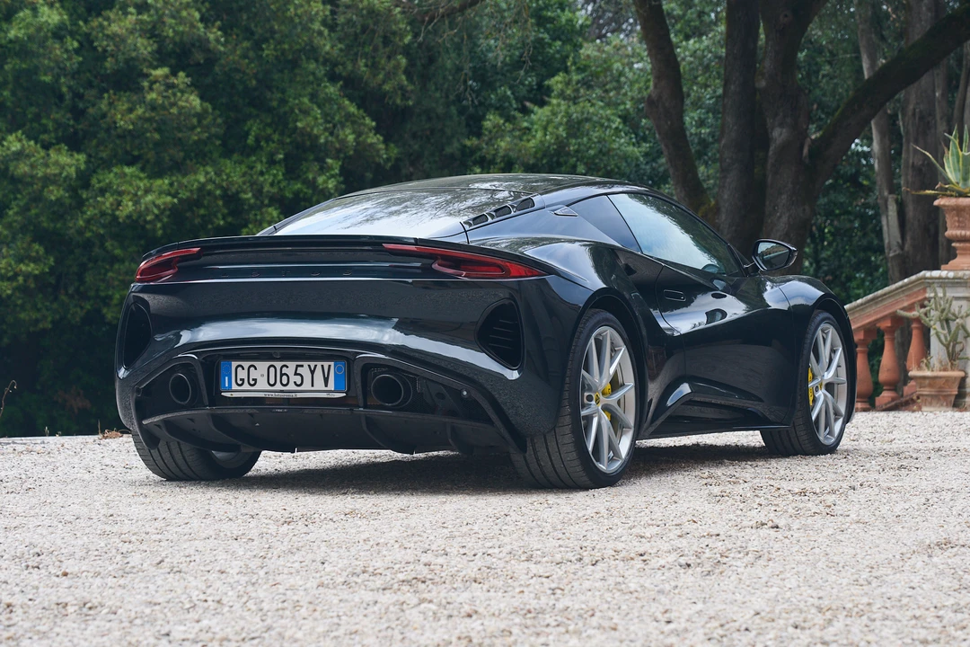 2022 Lotus Emira - Image 7 of 31