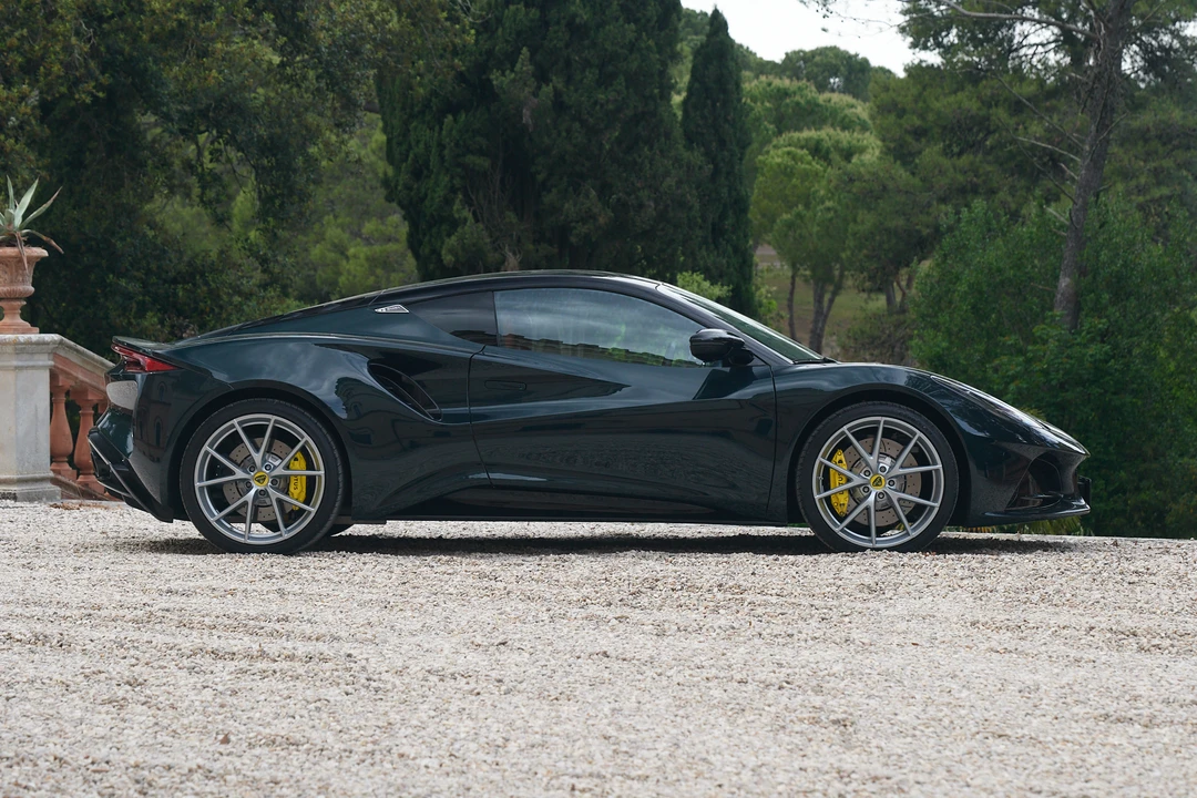 2022 Lotus Emira - Image 8 of 31