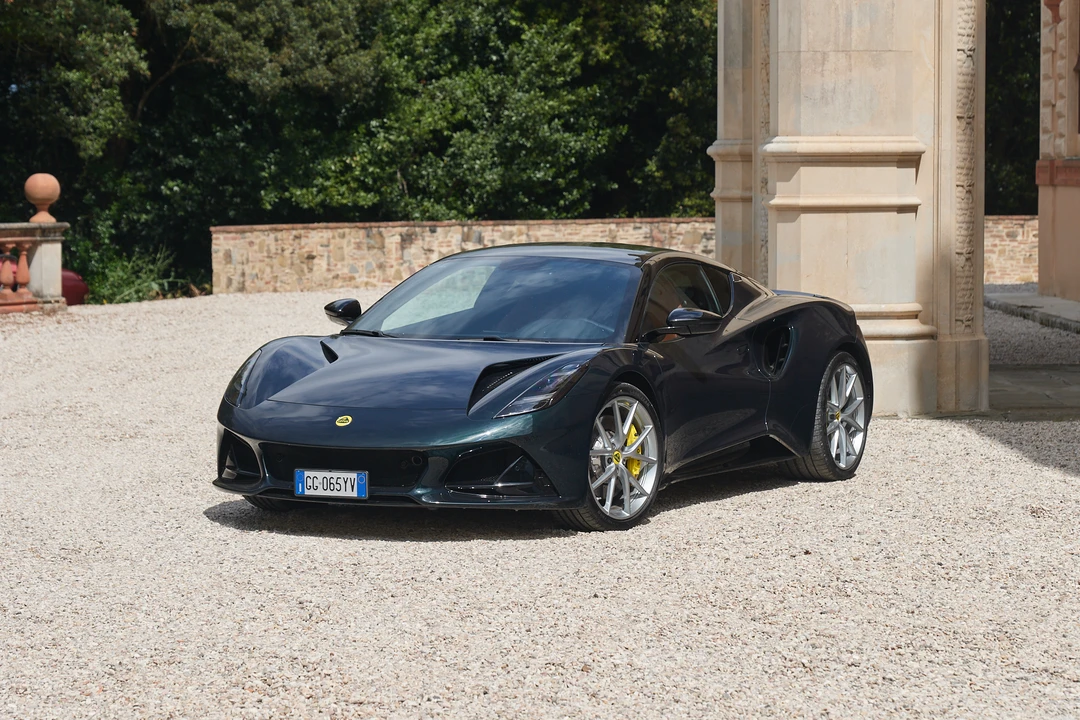 2022 Lotus Emira - Image 11 of 31