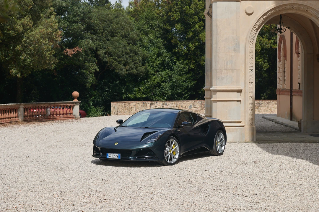 2022 Lotus Emira - Image 21 of 31