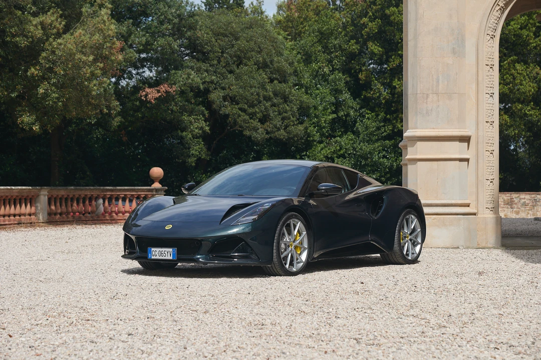 2022 Lotus Emira - Image 22 of 31