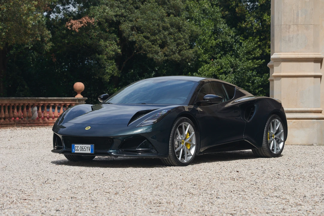 2022 Lotus Emira - Image 23 of 31