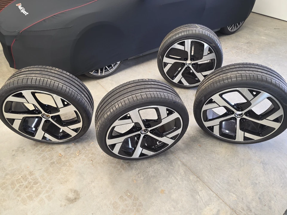 2022 Lucid Air - Image 9 of 21