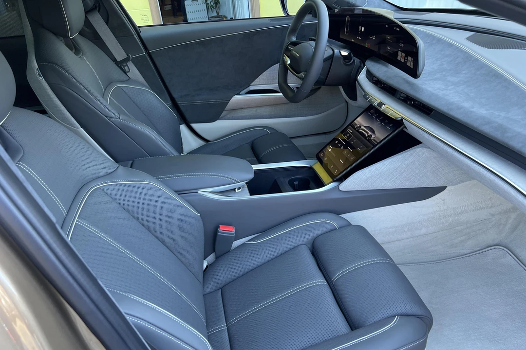 2022 Lucid Air - Image 23 of 26