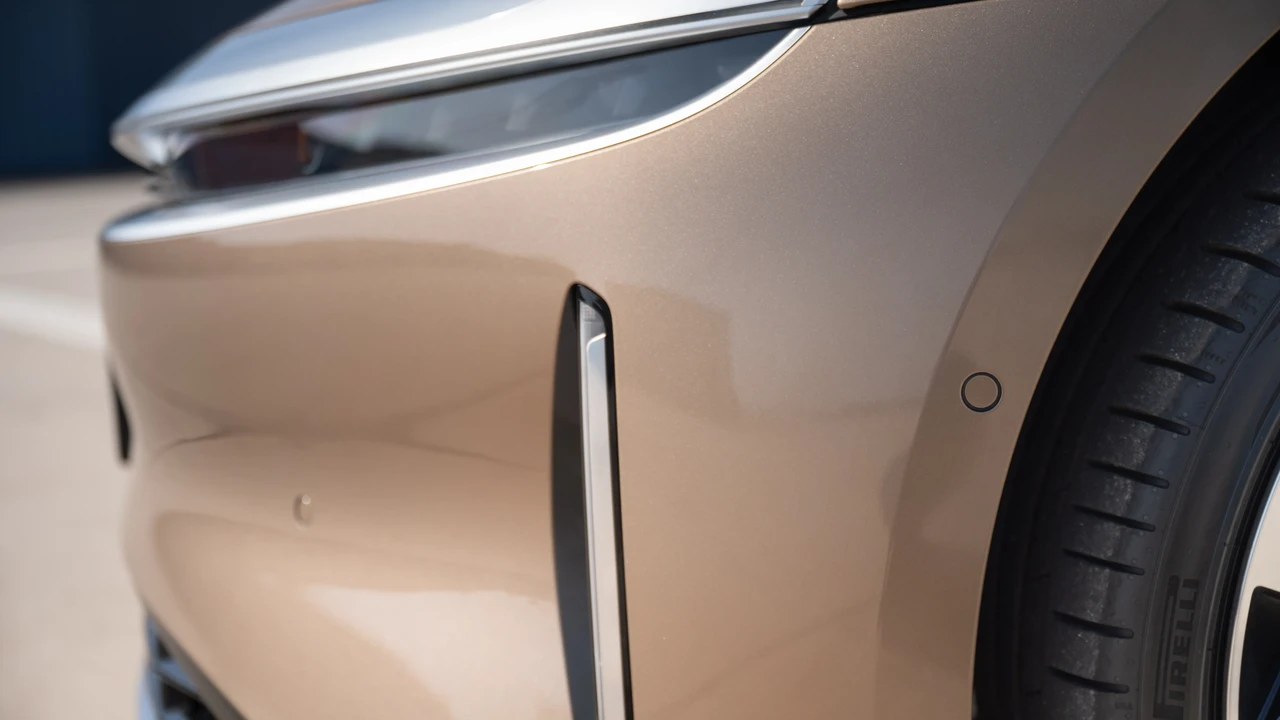 2022 Lucid Air - Image 17 of 31