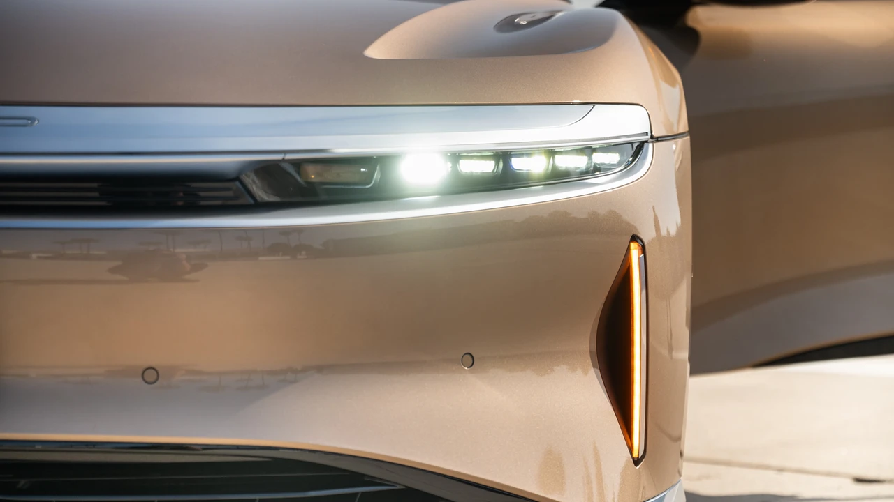 2022 Lucid Air - Image 12 of 31