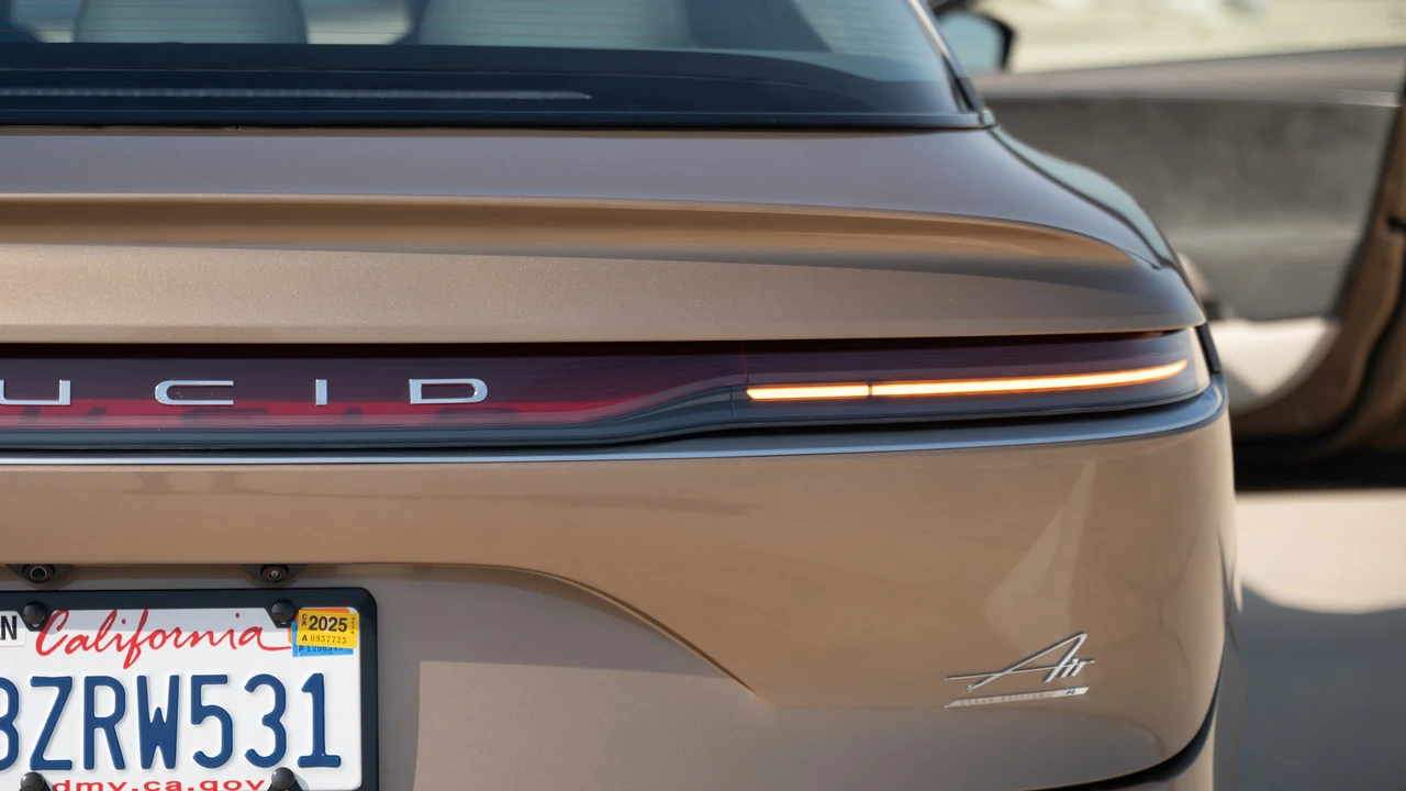 2022 Lucid Air - Image 14 of 31