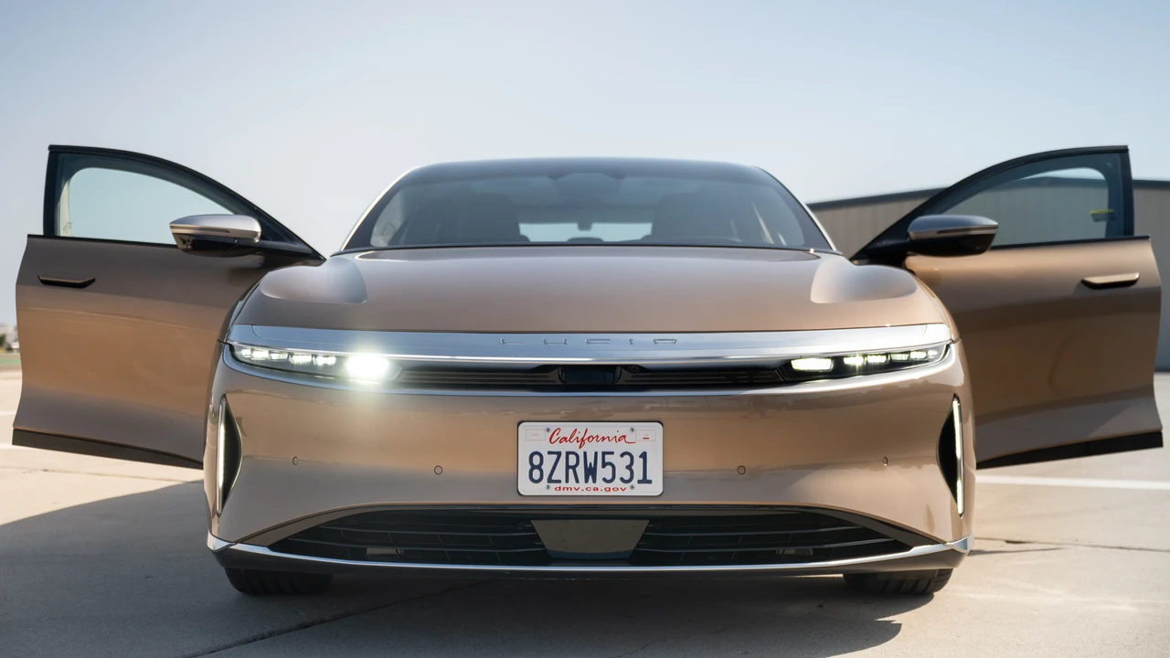 2022 Lucid Air - Image 8 of 31