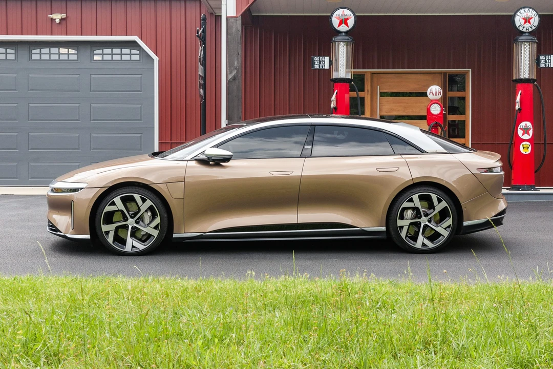 2022 Lucid Air - Image 10 of 31