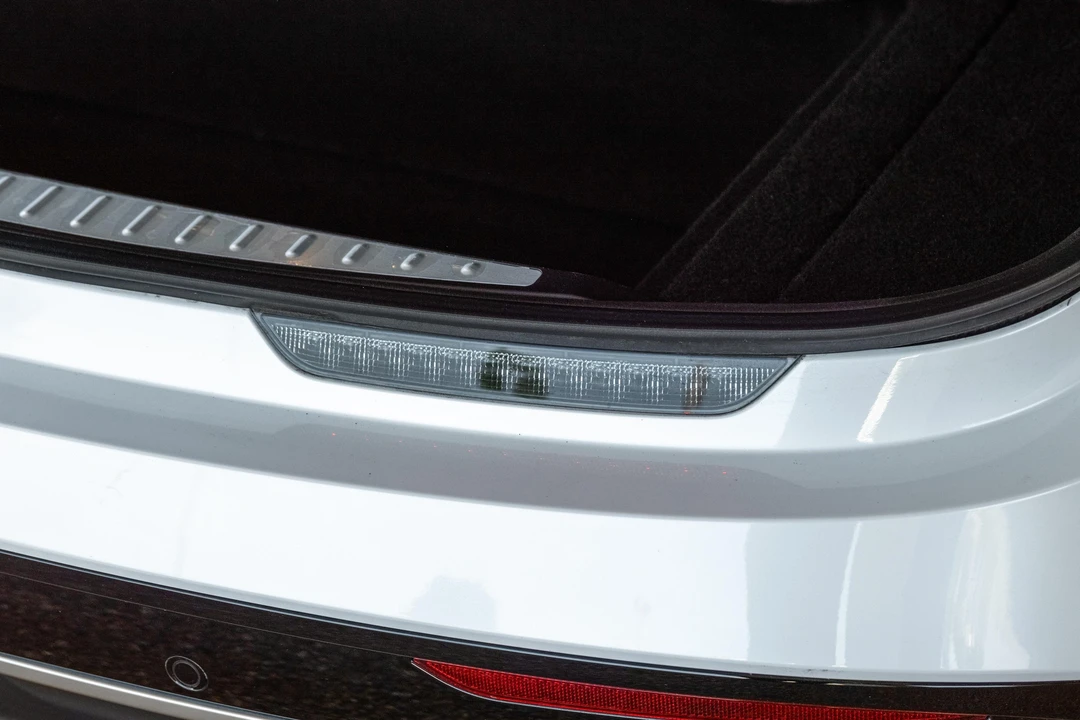 2022 Lucid Air - Image 16 of 31