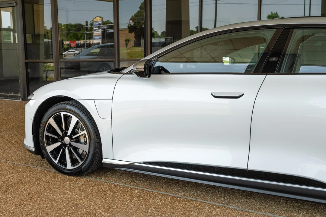 2022 Lucid Air - Image 23 of 31