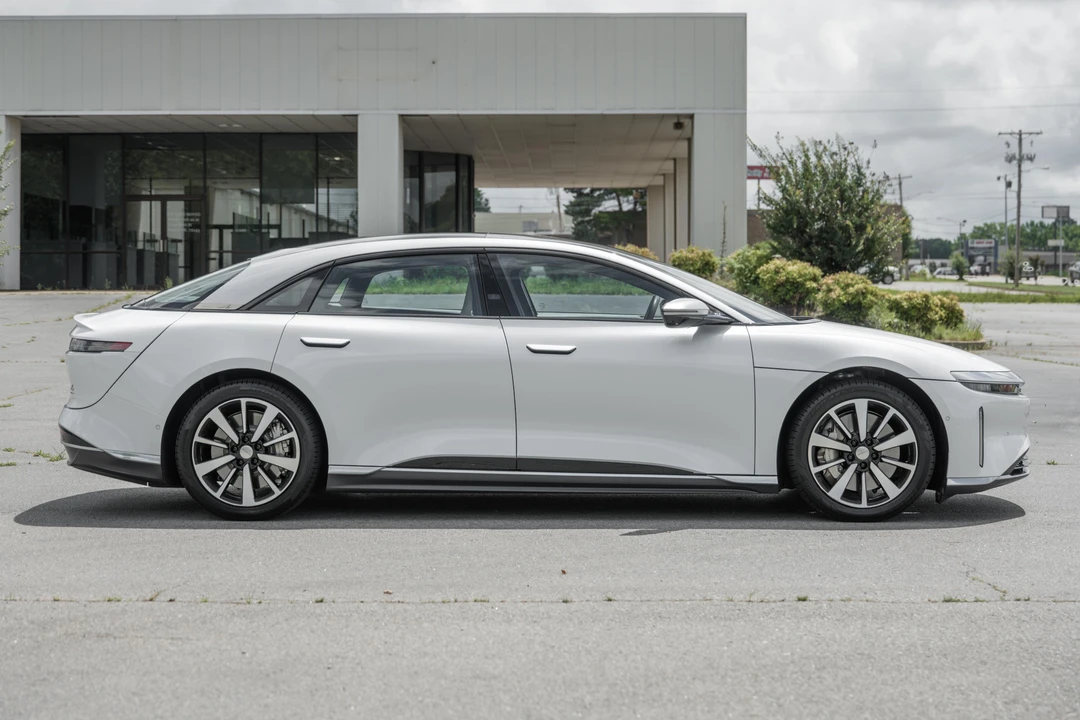 2022 Lucid Air - Image 7 of 31