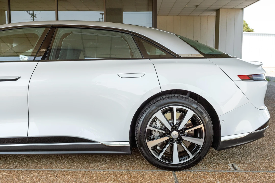 2022 Lucid Air - Image 25 of 31