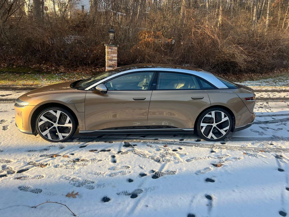 2022 Lucid Air - Image 10 of 31