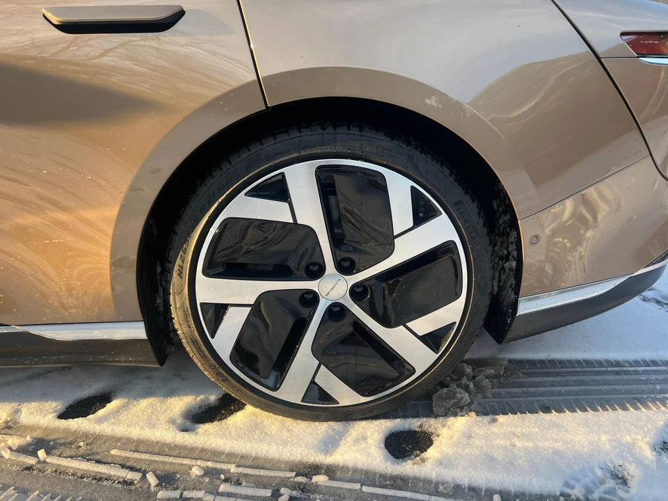 2022 Lucid Air - Image 24 of 31