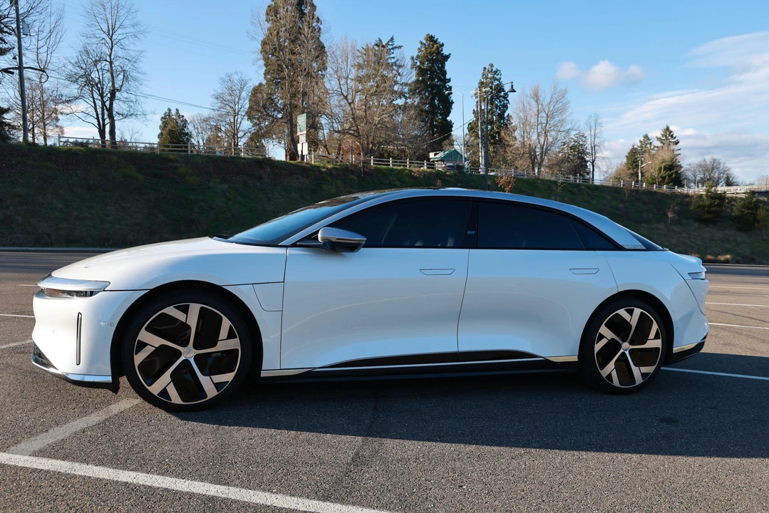 2022 Lucid Air - Image 10 of 31