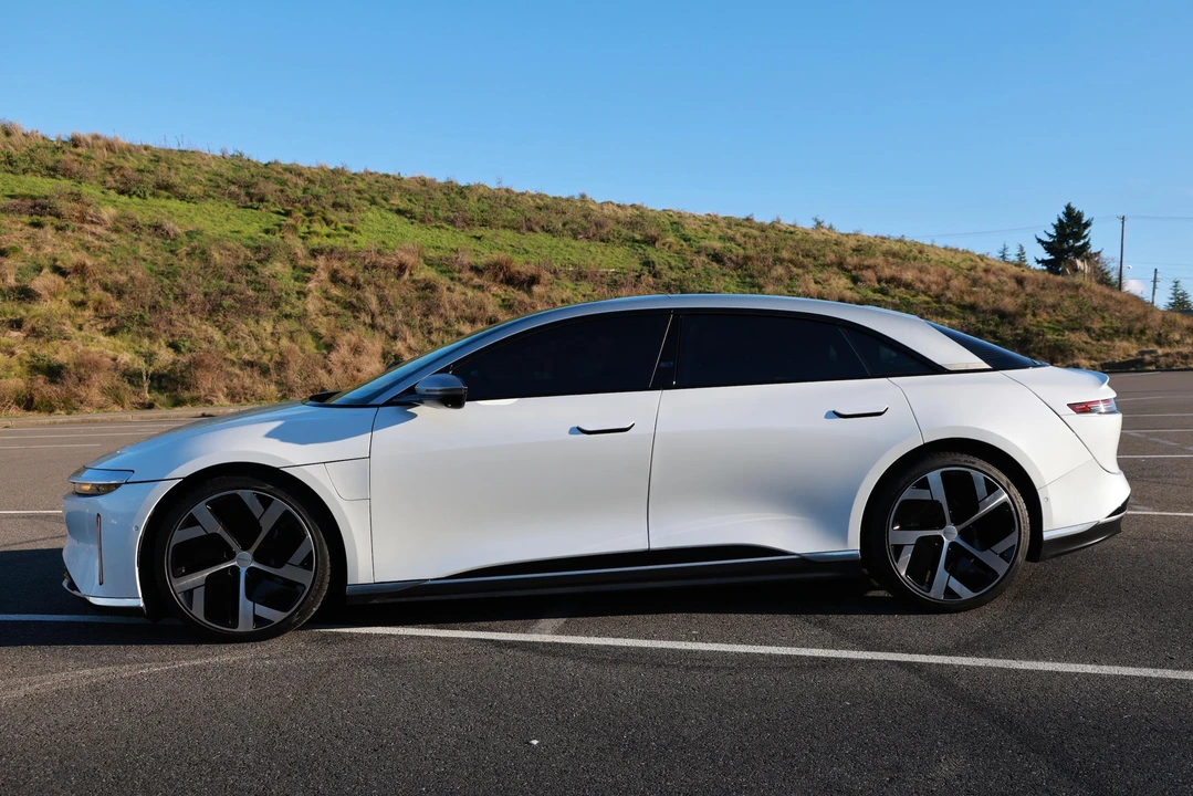 2022 Lucid Air - Image 11 of 31