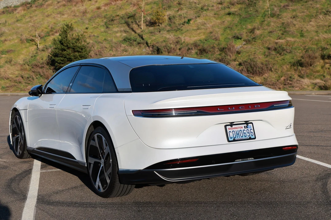2022 Lucid Air - Image 15 of 31