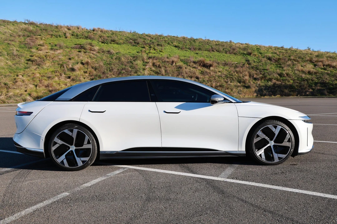 2022 Lucid Air - Image 23 of 31