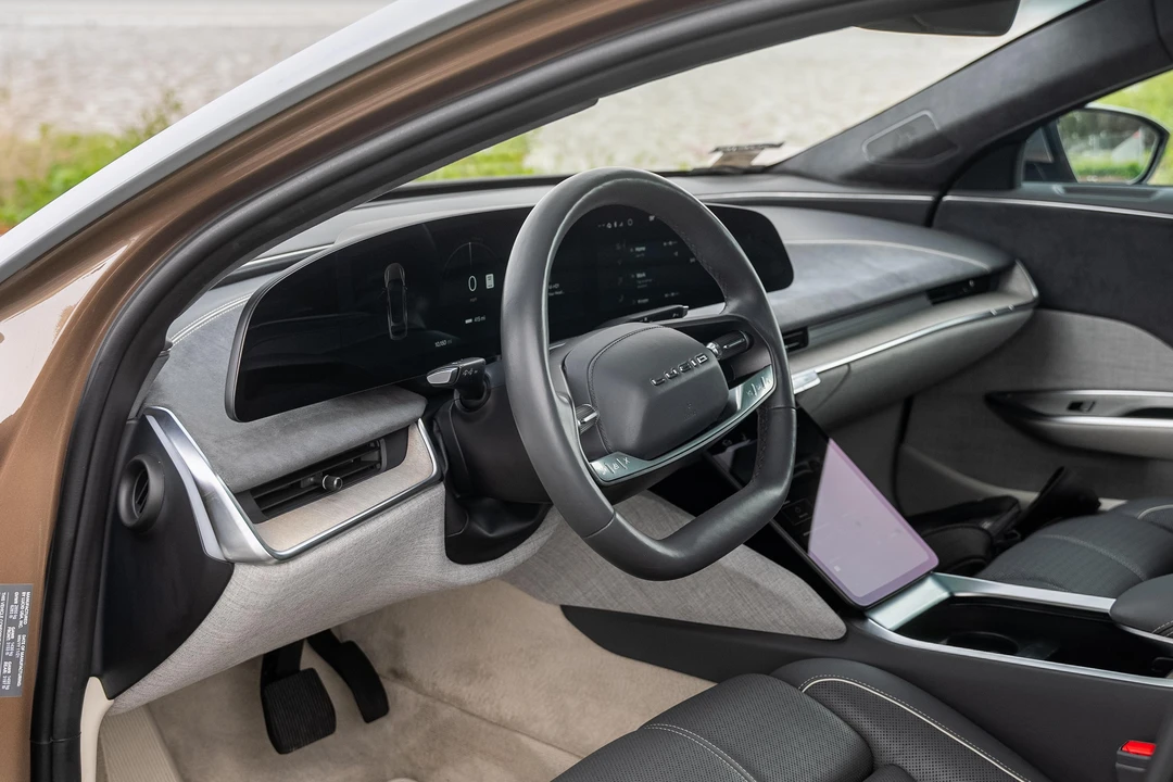 2022 Lucid Air - Image 23 of 31