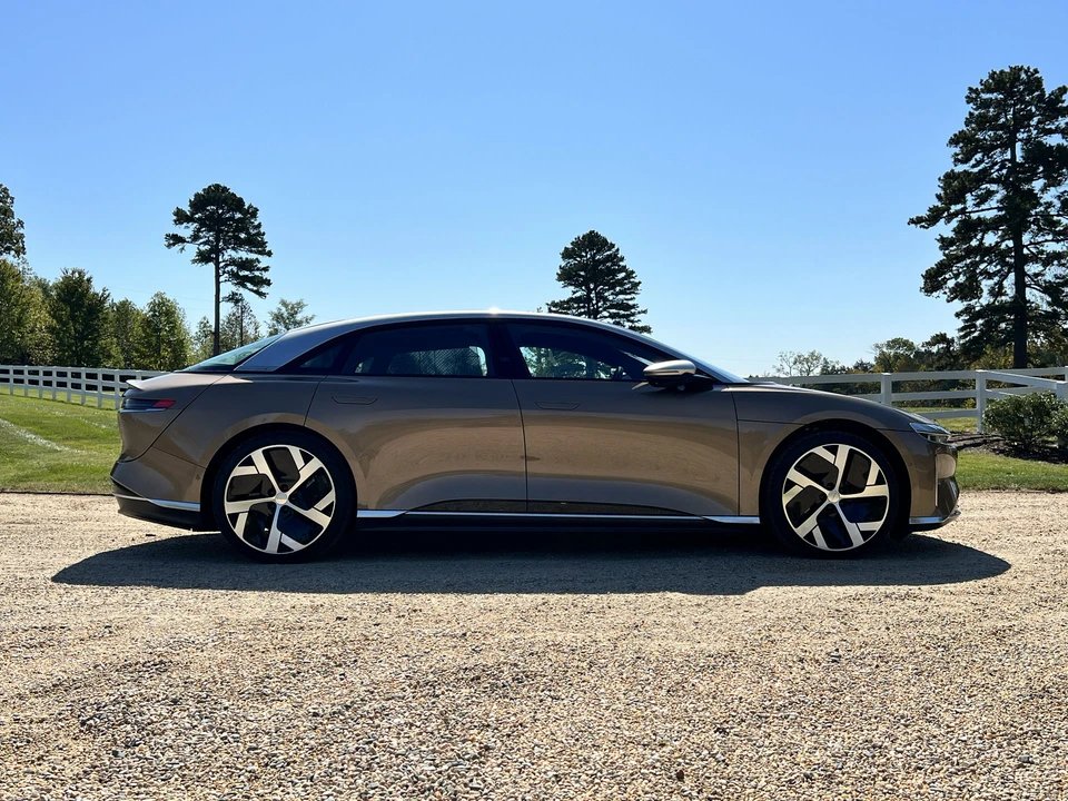 2022 Lucid Air - Image 14 of 31