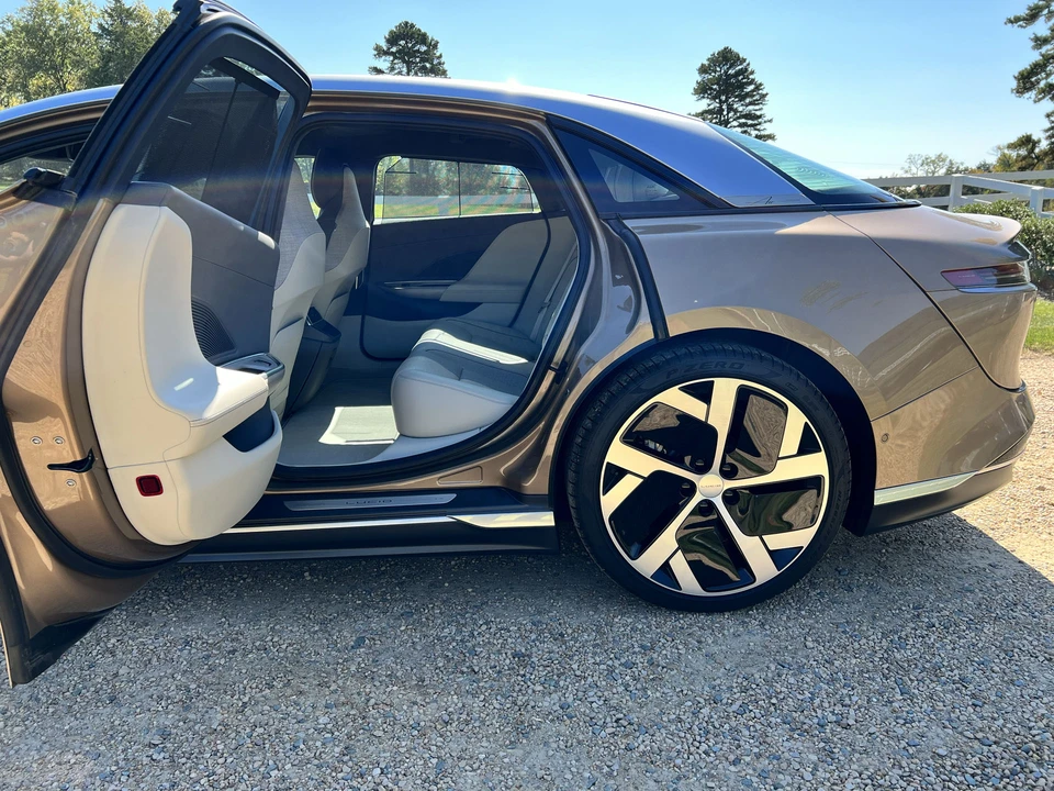 2022 Lucid Air - Image 21 of 31