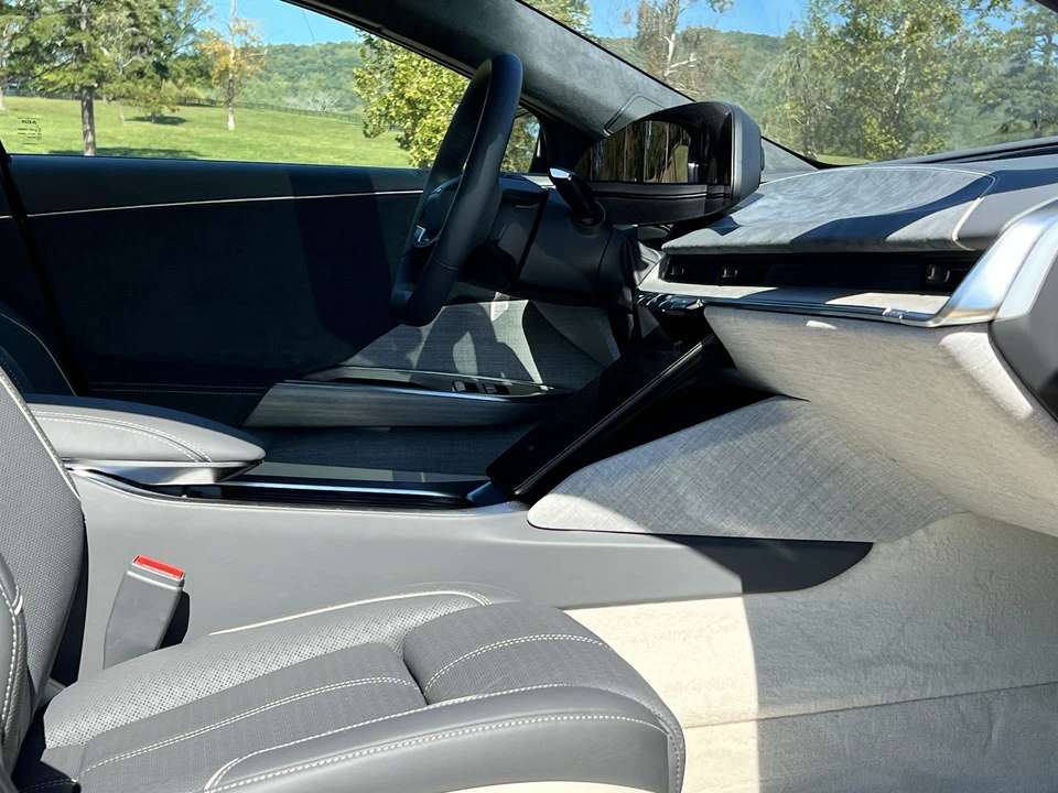 2022 Lucid Air - Image 25 of 31
