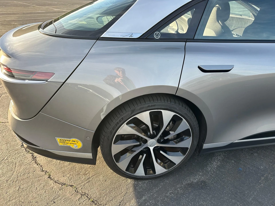 2022 Lucid Air - Image 22 of 31