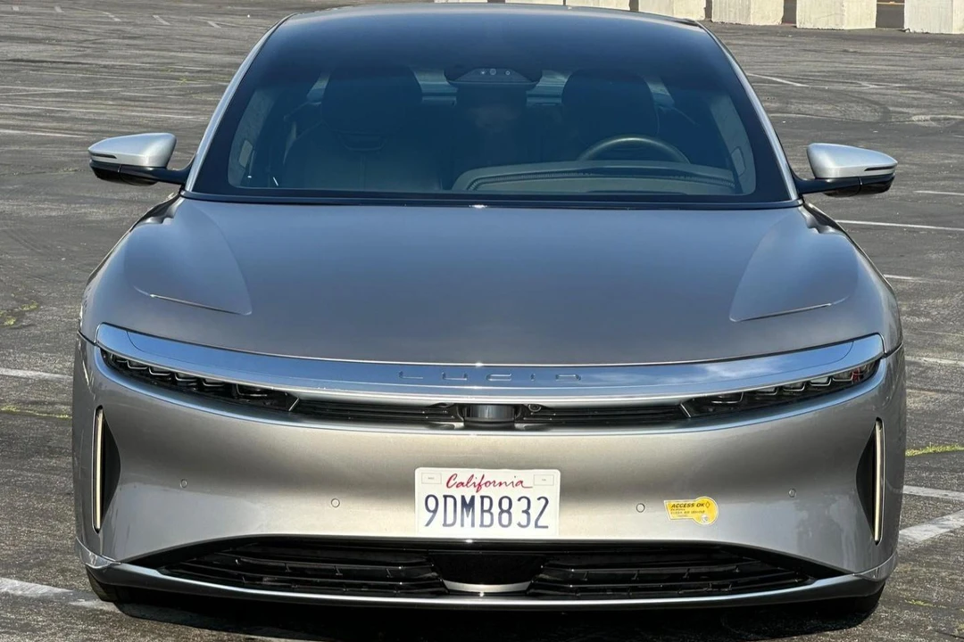 2022 Lucid Air - Image 2 of 31