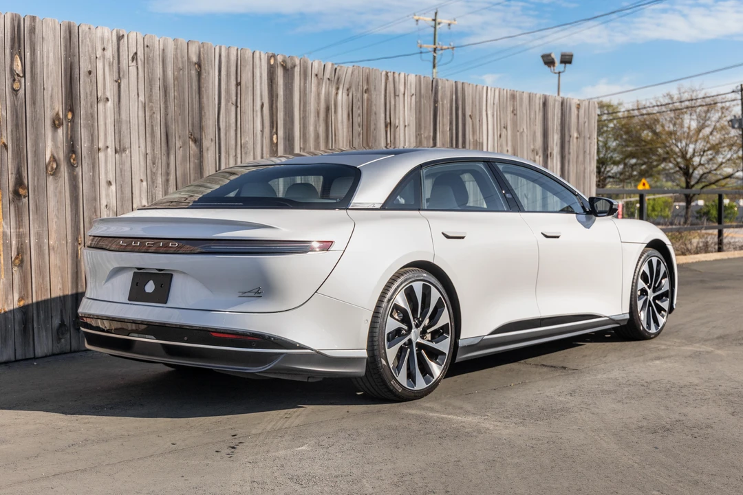 2022 Lucid Air - Image 12 of 31
