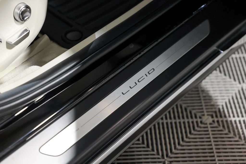 2022 Lucid Air - Image 20 of 21