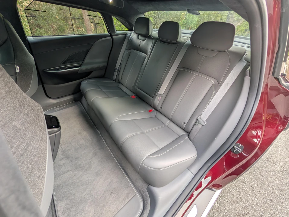 2022 Lucid Air - Image 23 of 31