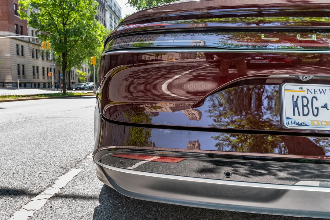 2022 Lucid Air - Image 16 of 31