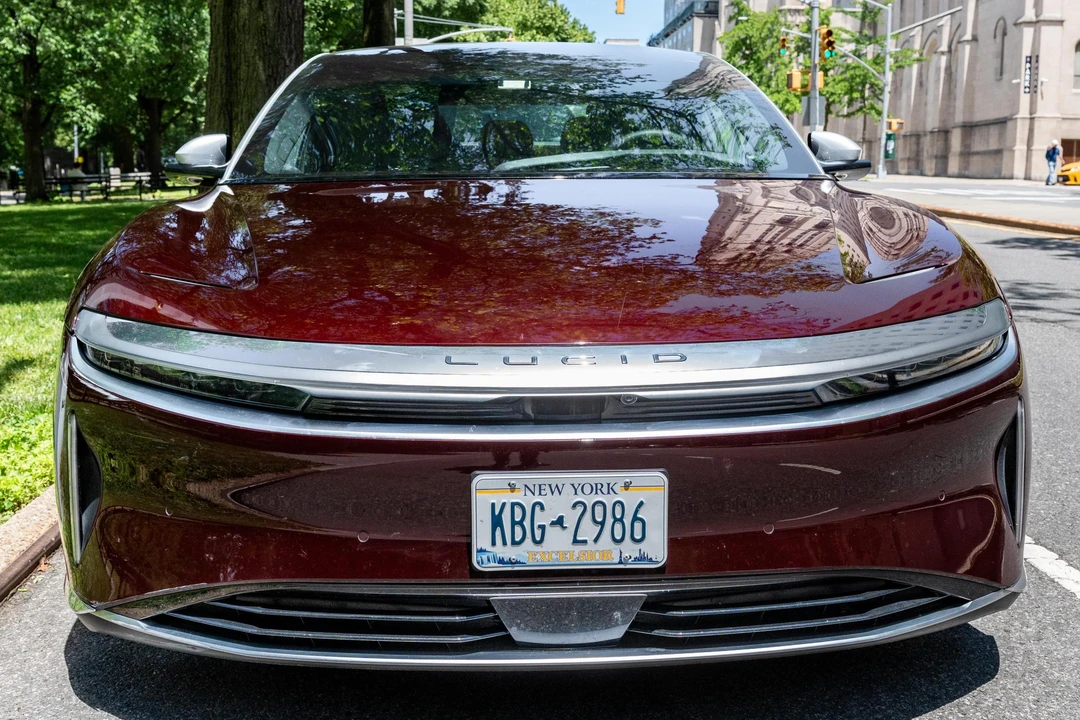 2022 Lucid Air - Image 2 of 31
