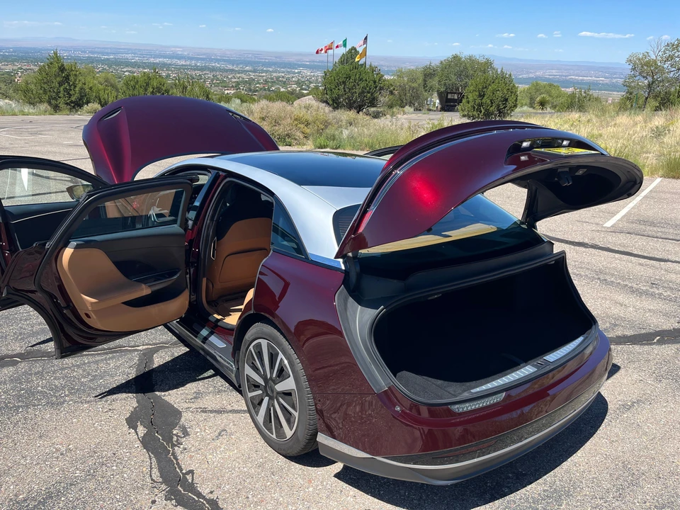 2022 Lucid Air - Image 12 of 31