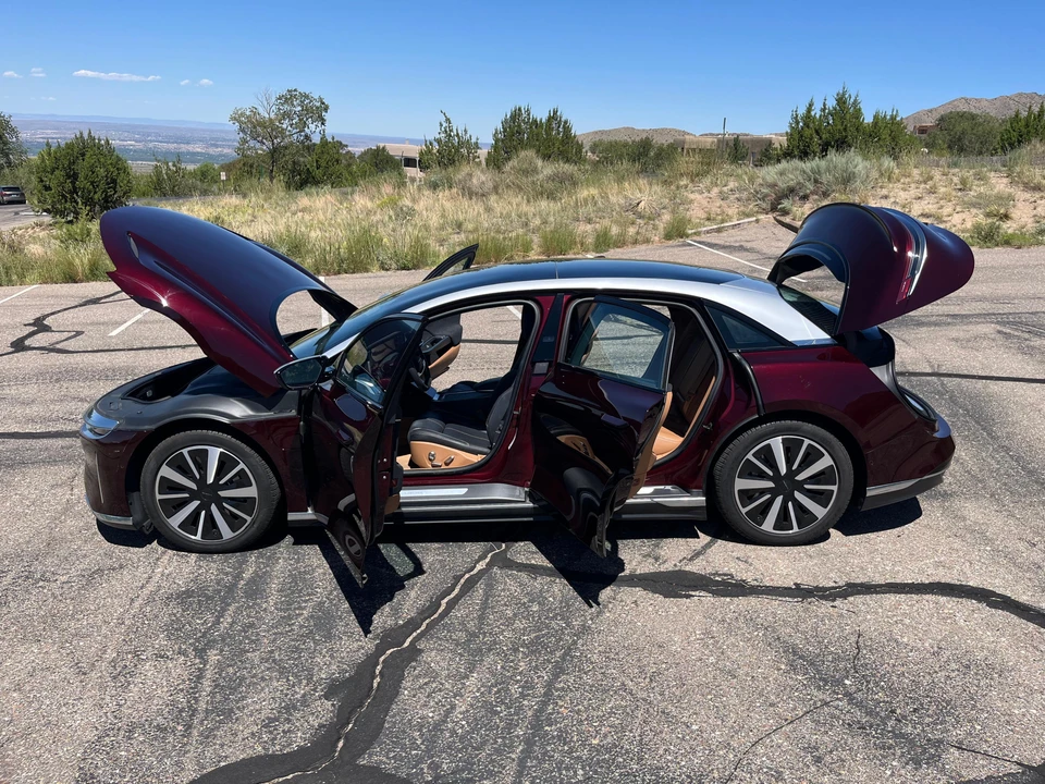 2022 Lucid Air - Image 11 of 31