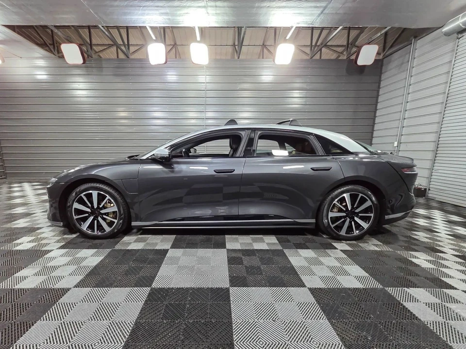 2022 Lucid Air - Image 8 of 12