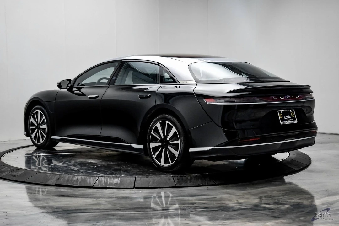 2022 Lucid Air - Image 8 of 12