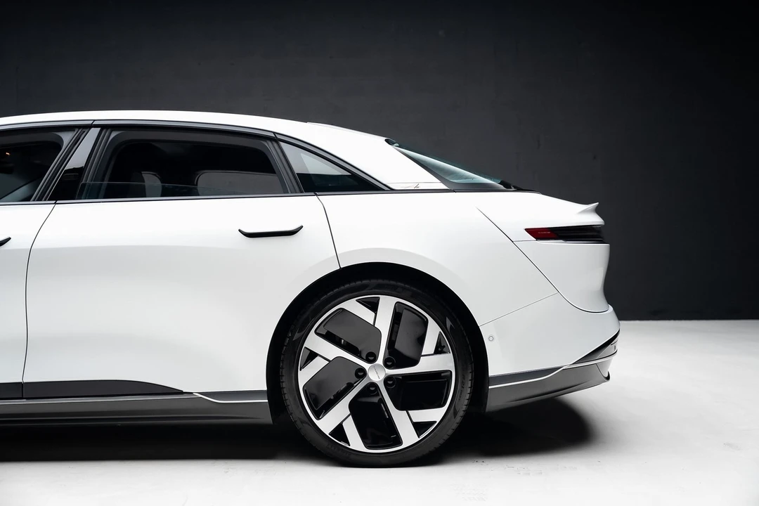 2022 Lucid Air - Image 20 of 21