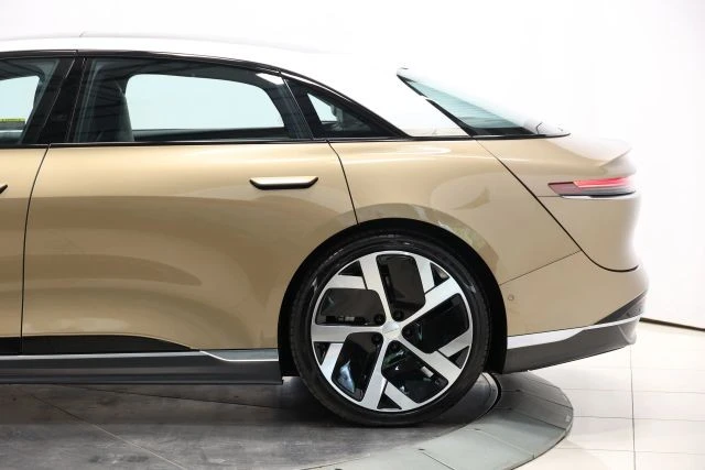 2022 Lucid Air - Image 9 of 21