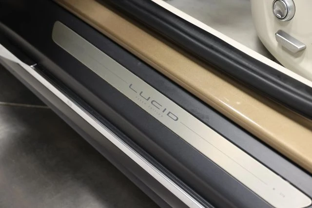 2022 Lucid Air - Image 15 of 21