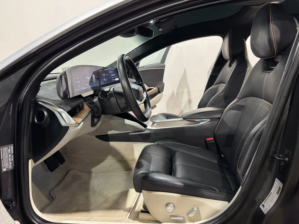 2022 Lucid Air - Image 12 of 21