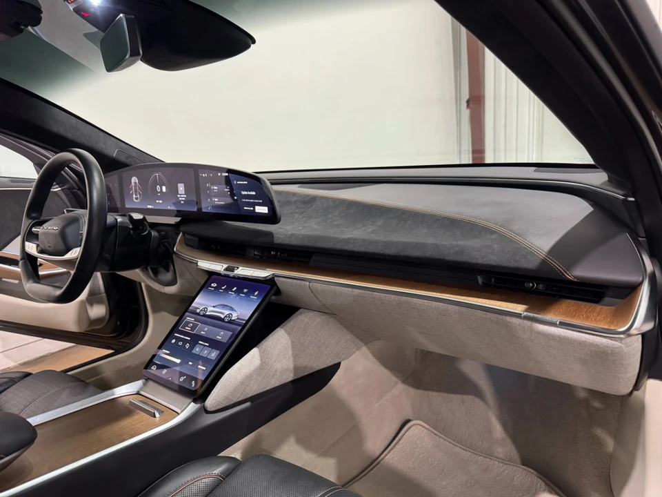 2022 Lucid Air - Image 10 of 12