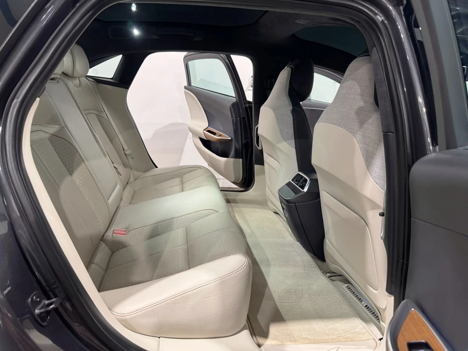 2022 Lucid Air - Image 14 of 21