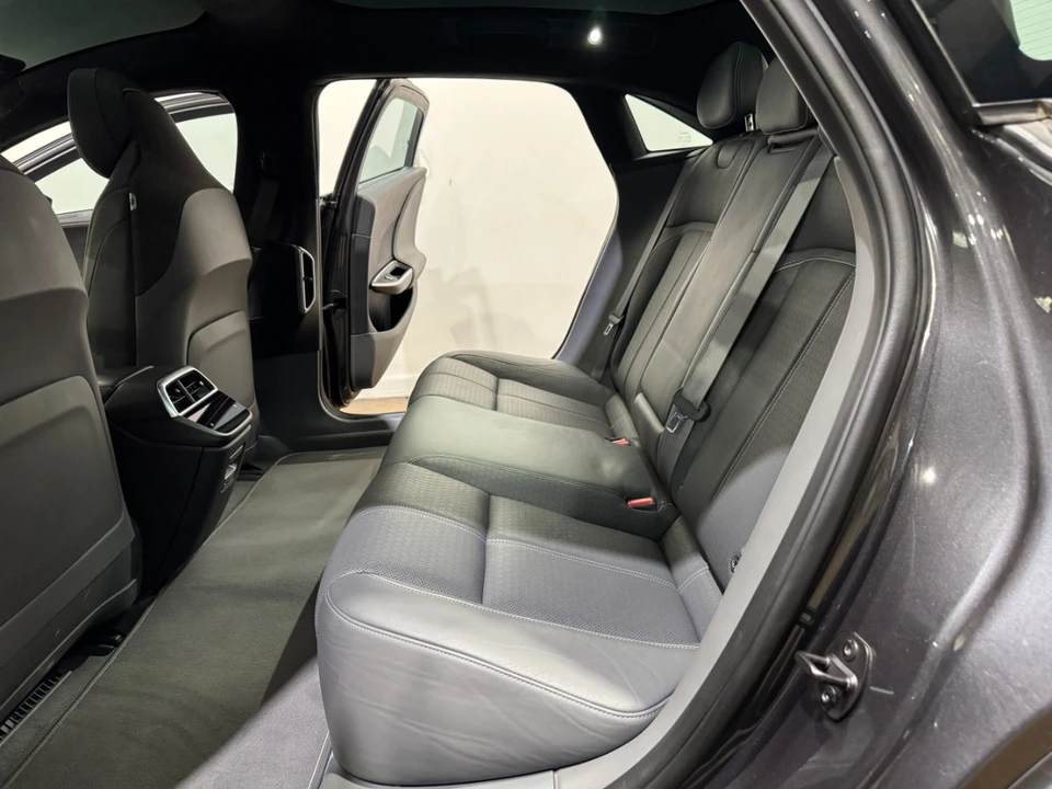 2022 Lucid Air - Image 15 of 21