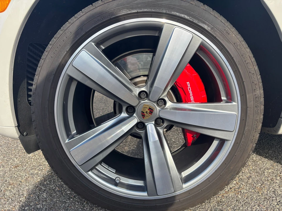 2022 Porsche Macan GTS - Image 15 of 20